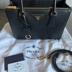 Prada Galleria Medium